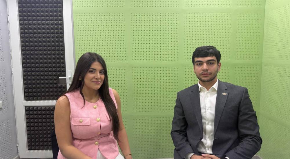 դիվանագետ