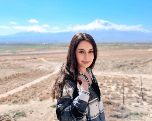 Աննա Լալայան