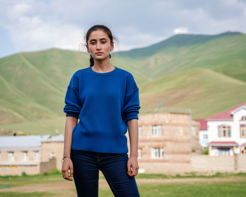 Մնա՞լ, թե գնալ