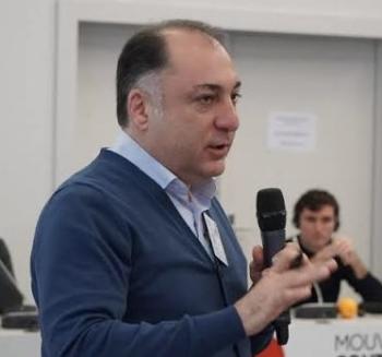 Ատոմ Մխիթարյան